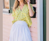 Livro - Merritt Split Neckline Top