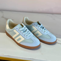 Back 70 - Women's Cloud D26 Sneakers