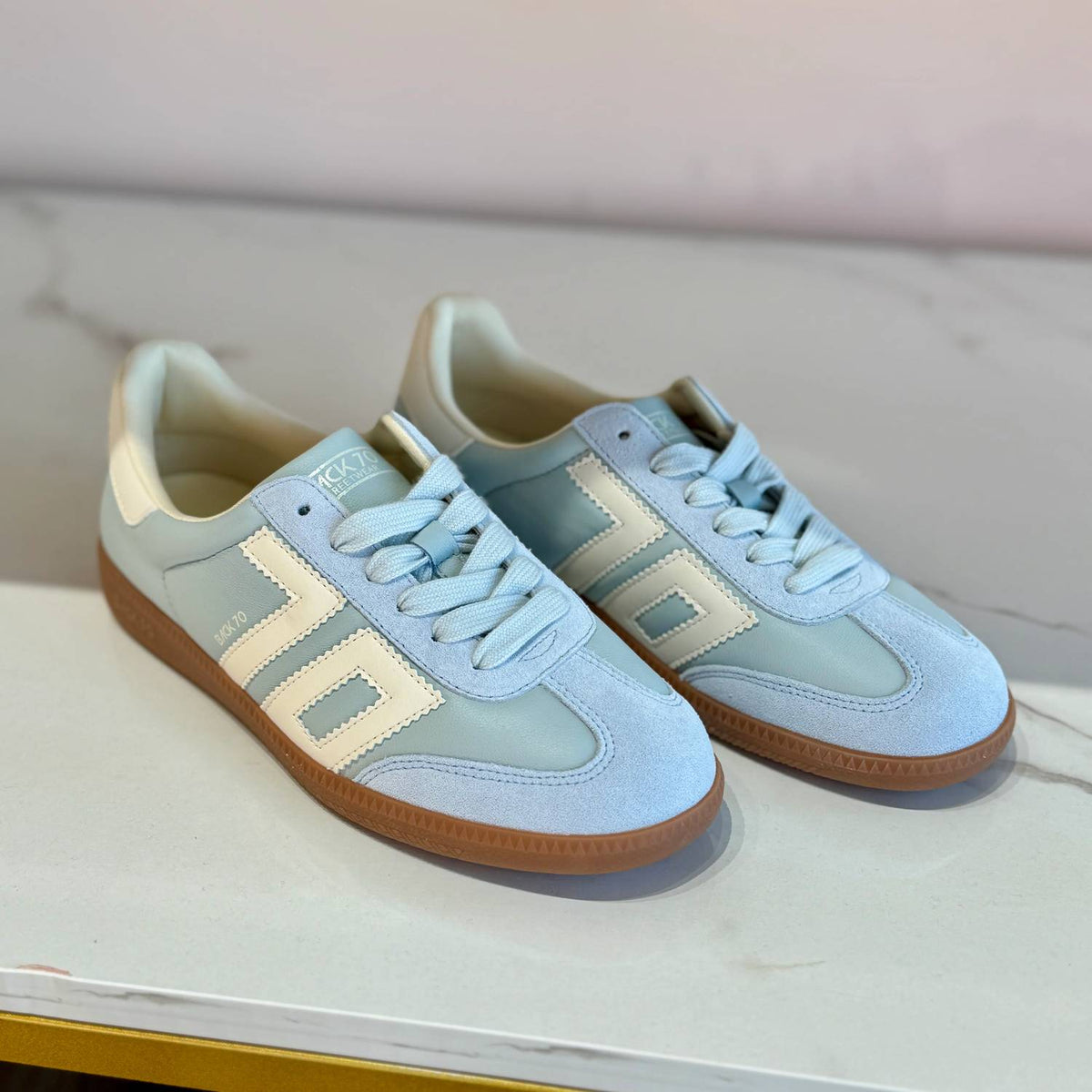 Back 70 - Women's Cloud D26 Sneakers