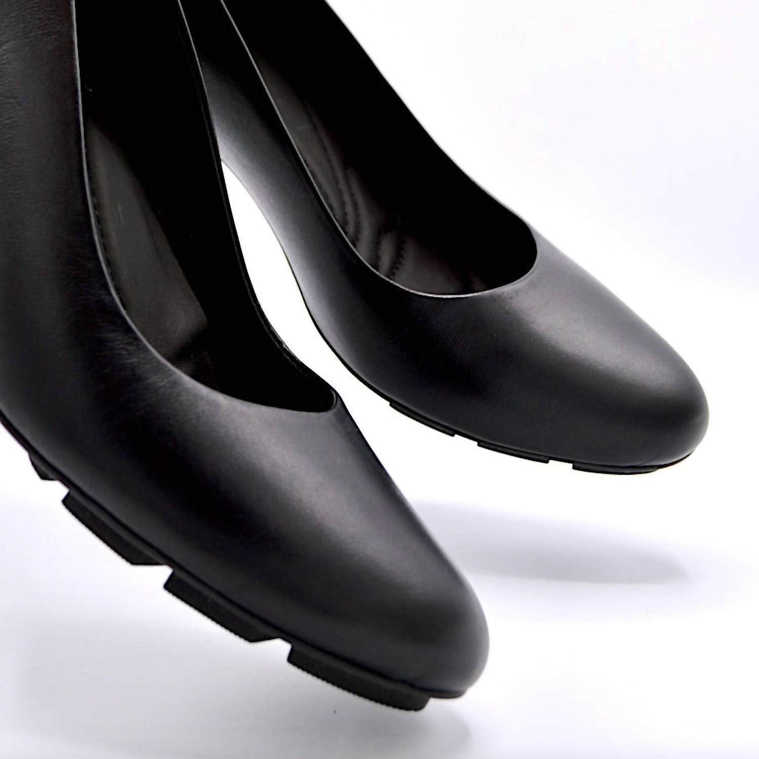Chelsea Jones - Women's Skip Mid Heels