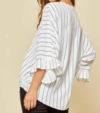 ANDREE BY UNIT Jude 3/4 Sleeve Top in white - women's blouse - detail view