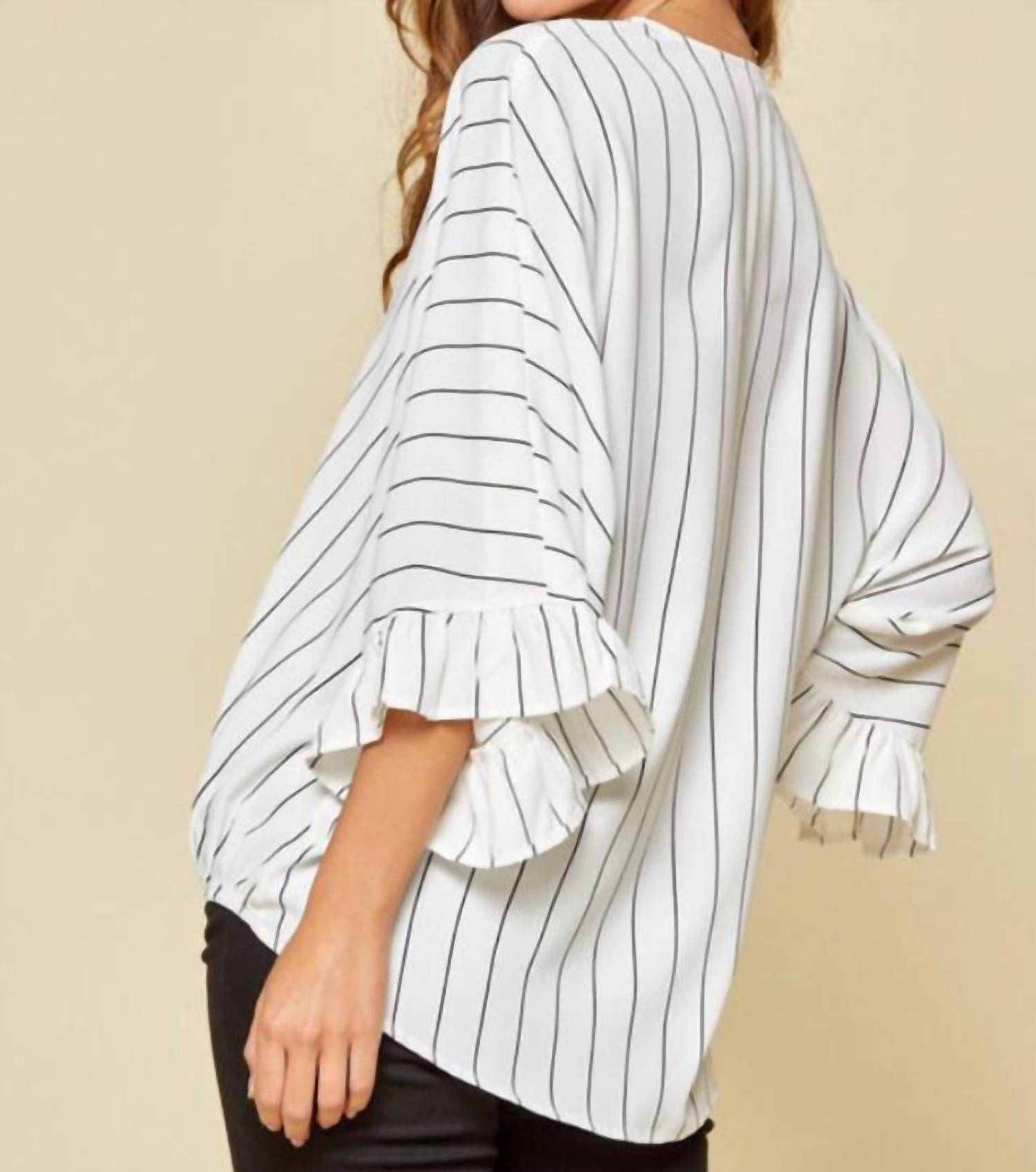 ANDREE BY UNIT Jude 3/4 Sleeve Top in white - women's blouse - detail view