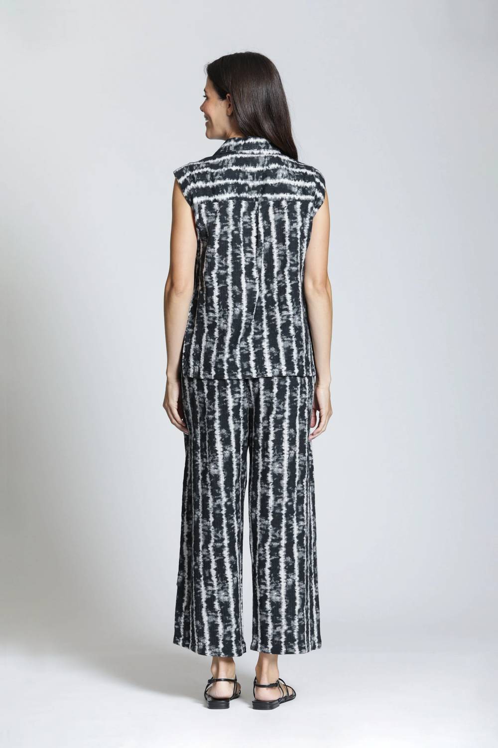 Apny - Women's Sleeveless Print Top