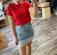 Le Lis - Short Sleeve Cropped Sweater