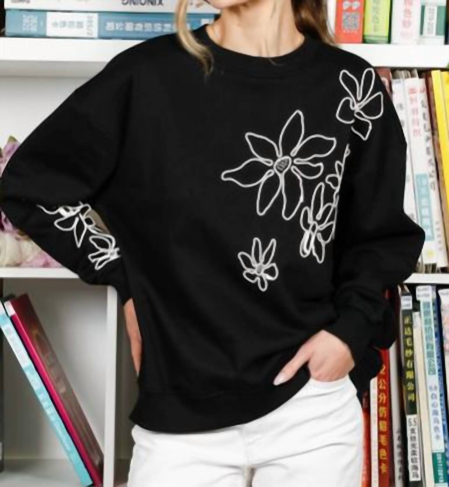Vine & Love - Flower Embroidered Sweatshirt