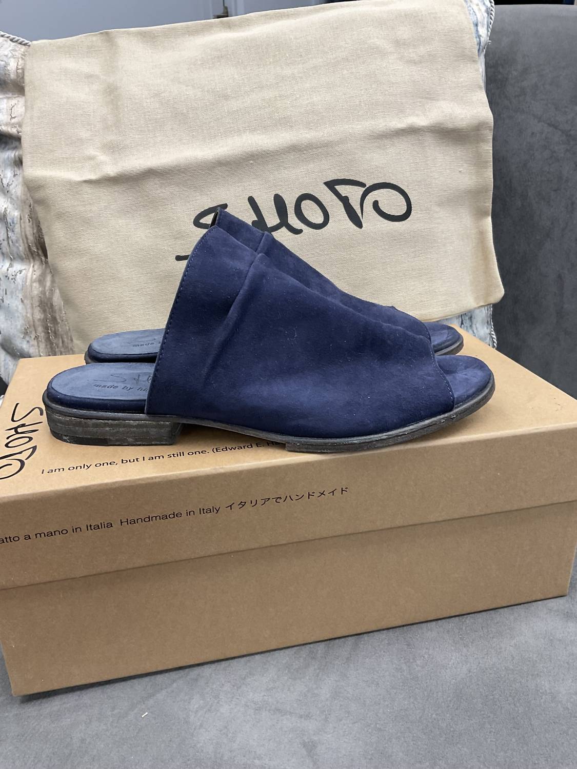 Shoto - Suede navy slides