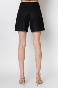 ZETAYE Celeste Linen Cotton Short in black - women's shorts - detail view