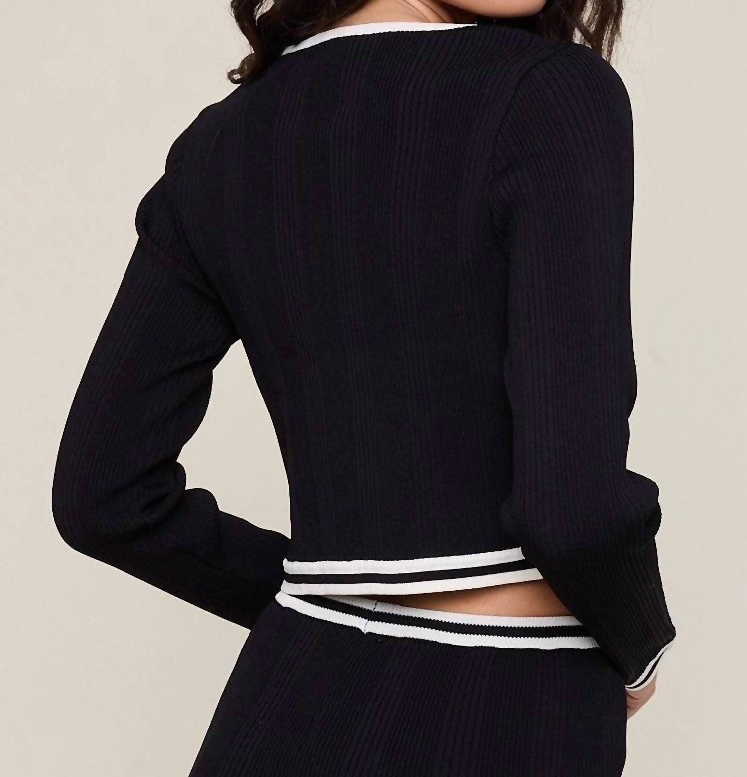 Golden - Lotus Color Line Point Long Sleeve Crop Knit Top