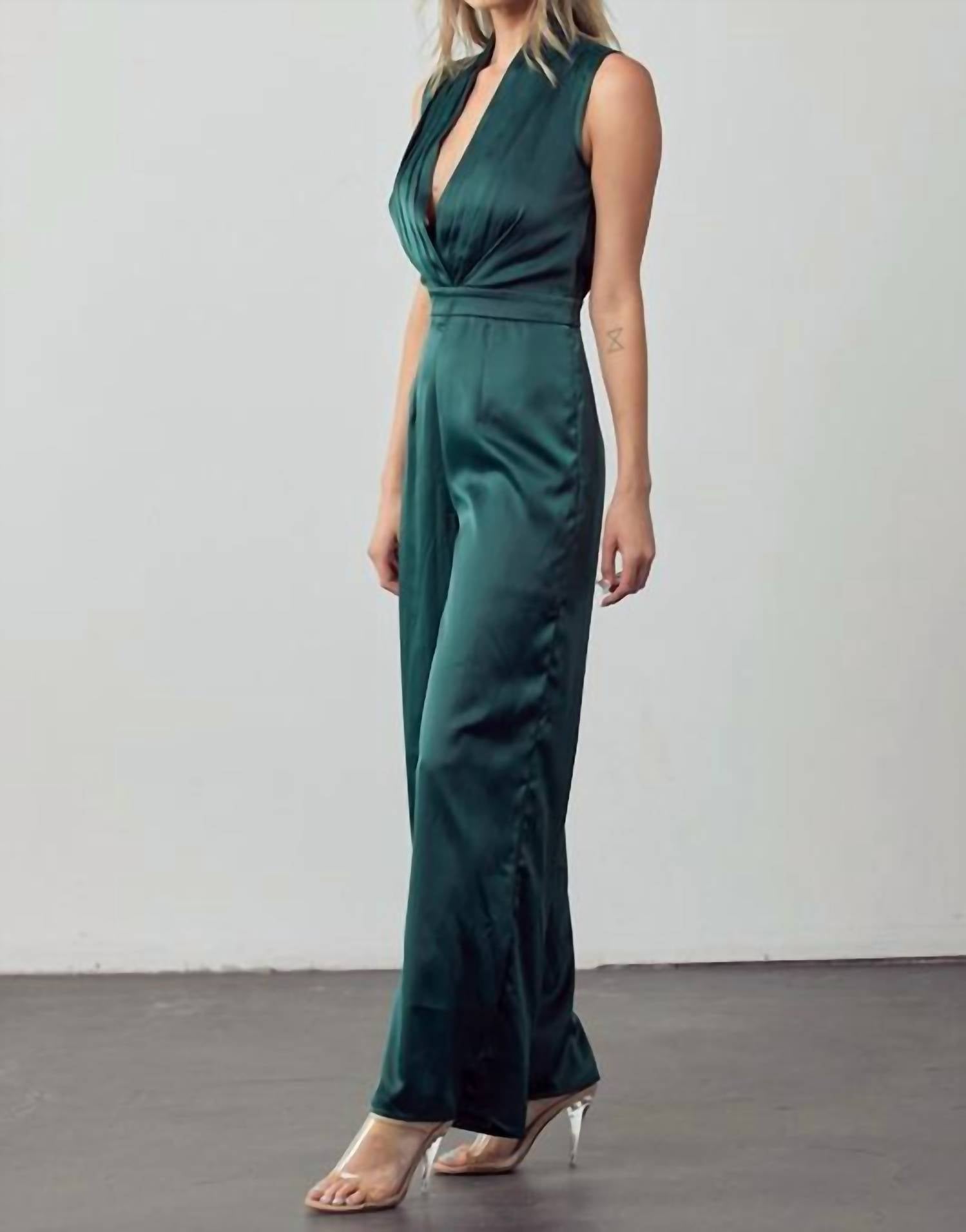 Reveuse - Pleated Front Details Jumpsuit