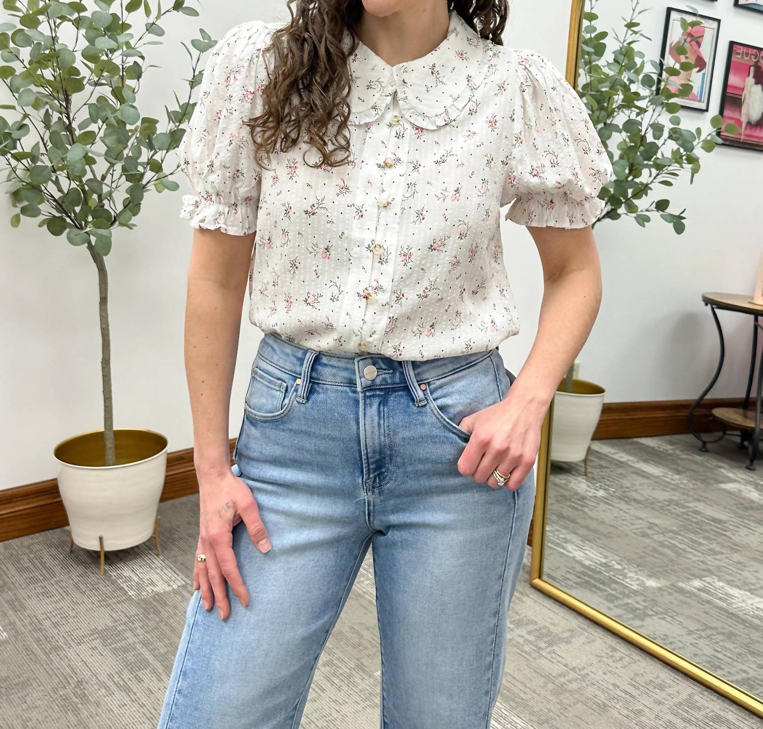 Doe And Rae - Floral Button Up Peter Pan Collared Blouse