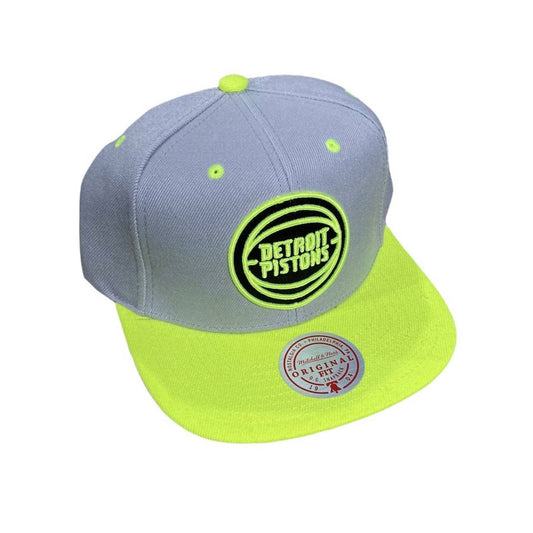 Mitchell & Ness - MEN'S NBA DETROIT PISTONS VOLT SNAPBACK CAP