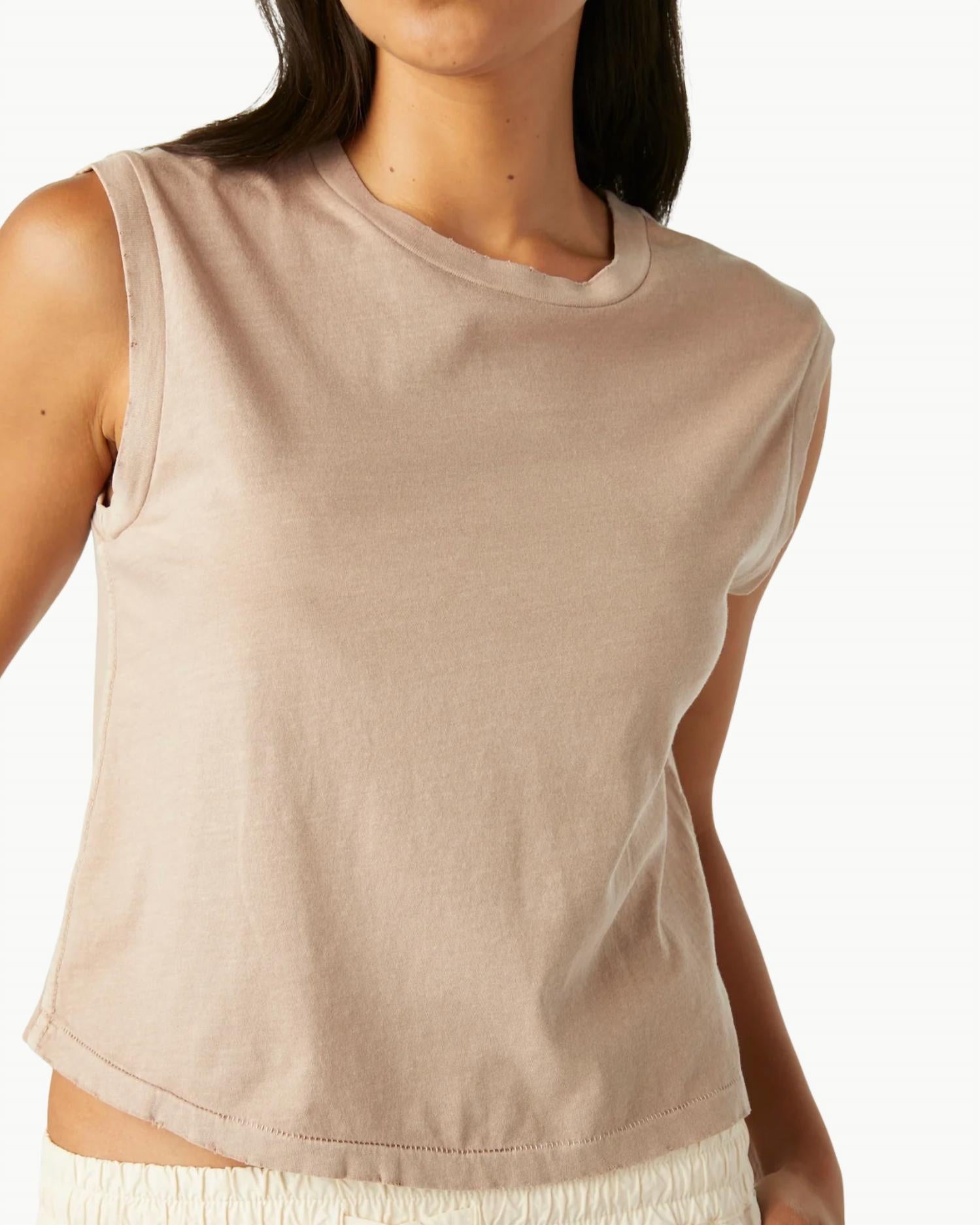 Amo - Sleeveless Babe Tee