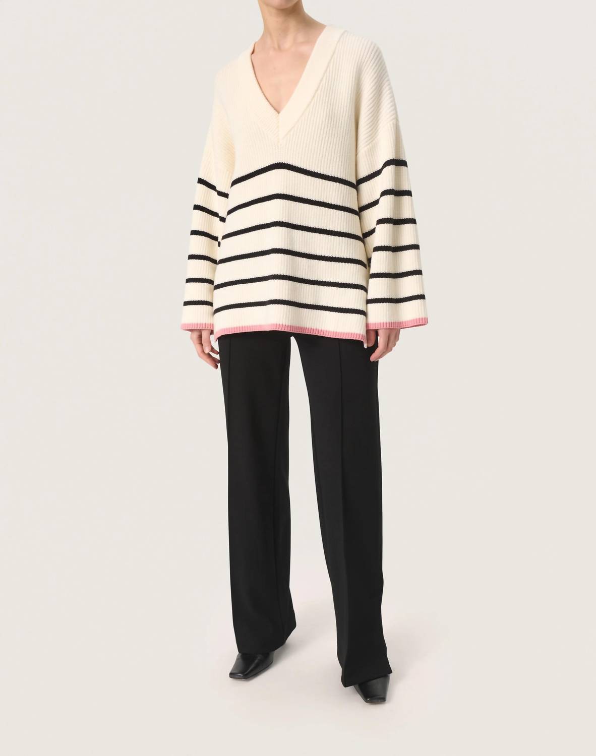 Soaked In Luxury - Musling V-neck Loose Fit Pullover Sweater