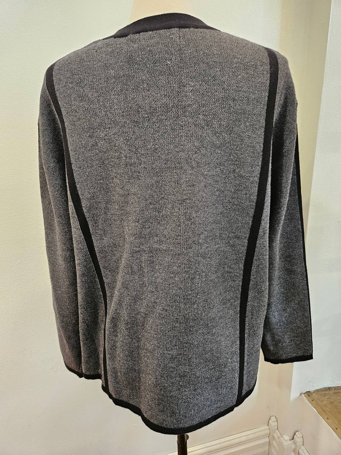 Eternelle - Women's Tipped Crewneck Sweater