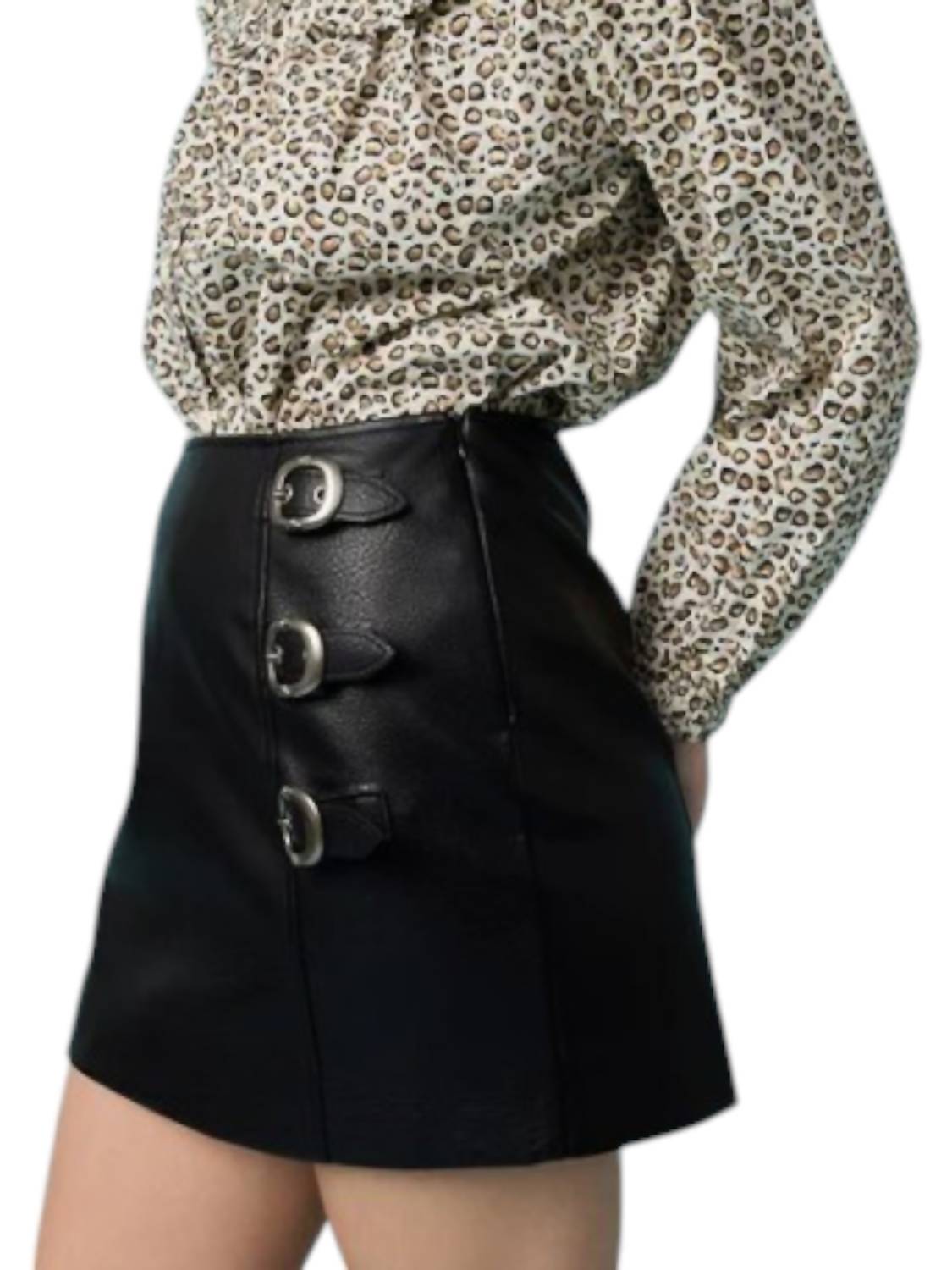 Raisonnel - FAUX PEBBLE LEATHER BUCKLE MINI SKIRT