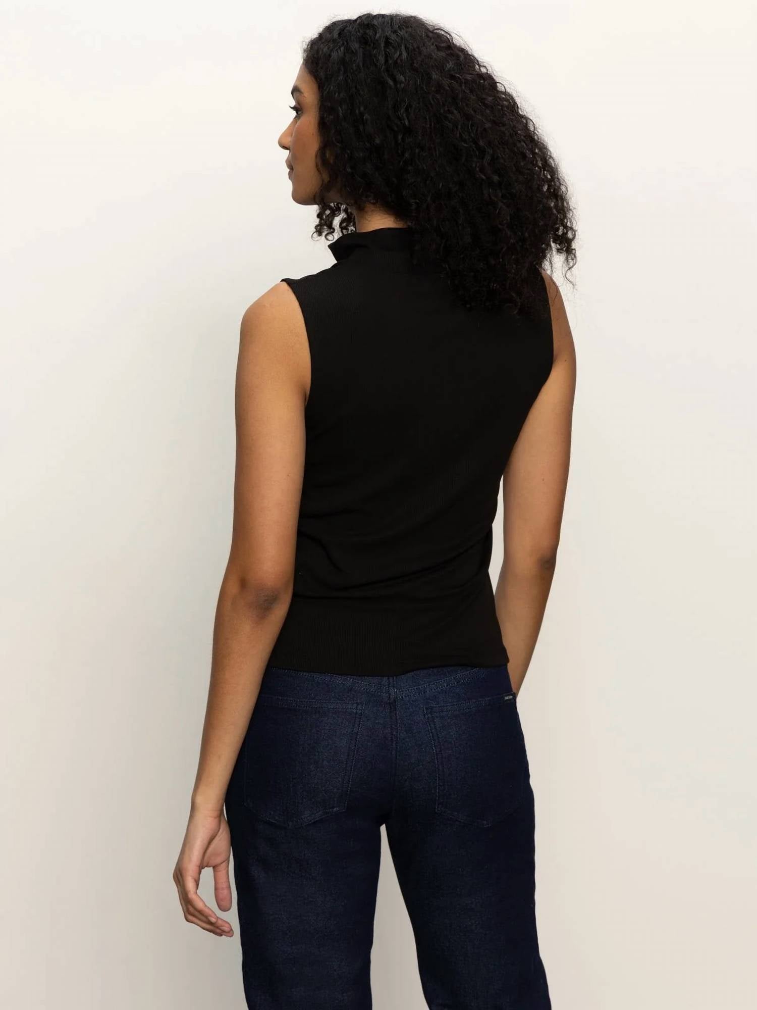 Sanctuary - Sleeveless Zip Mock Top