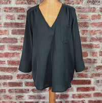 Keren Hart - Women's Long Sleeve V-neck Faux Button Blouse