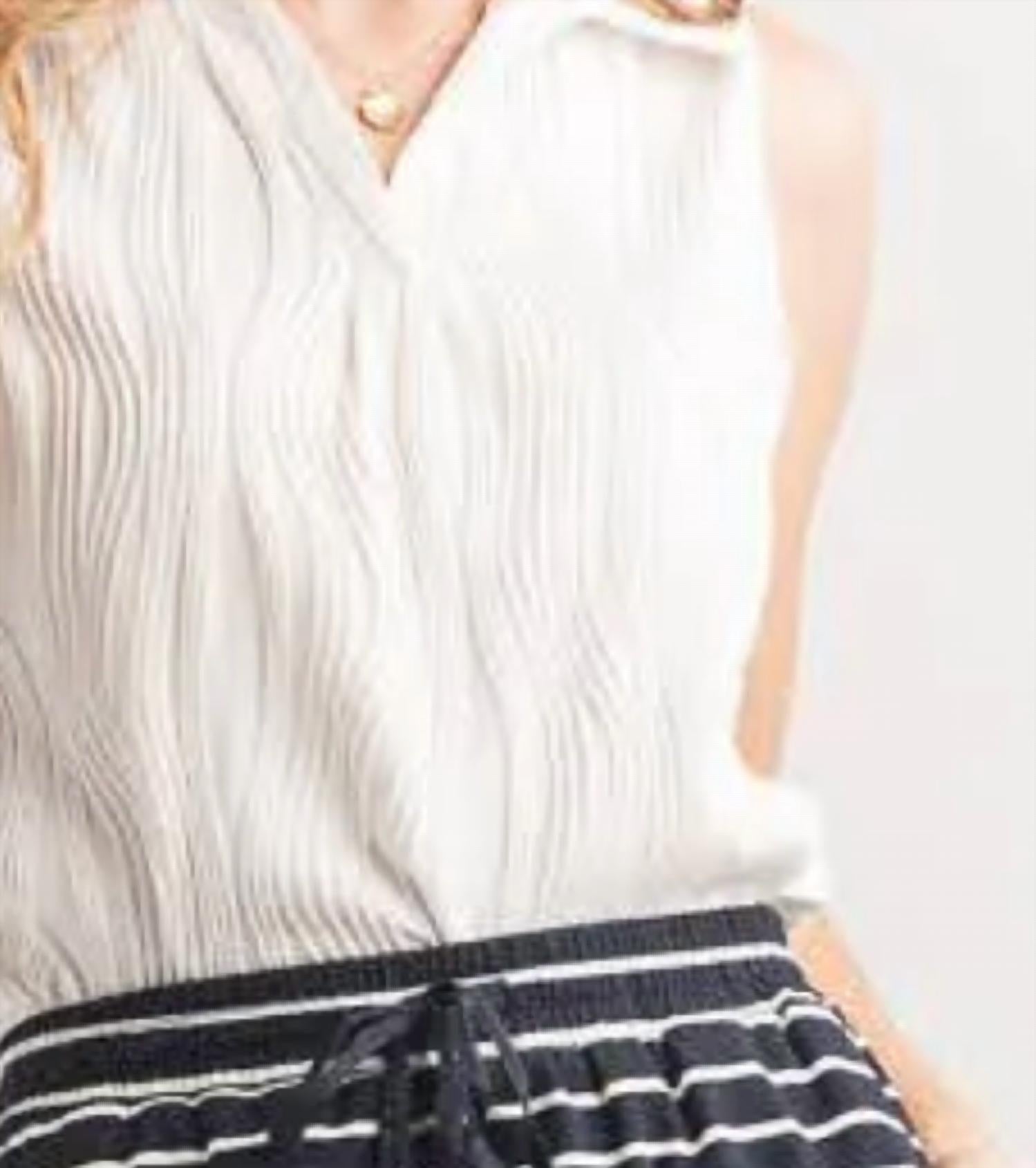 Papillon - Textured Satin Collared Tank