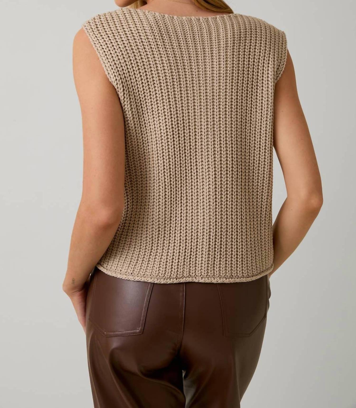 Le Lis - Relaxed Button Down Chunky Sweater Vest