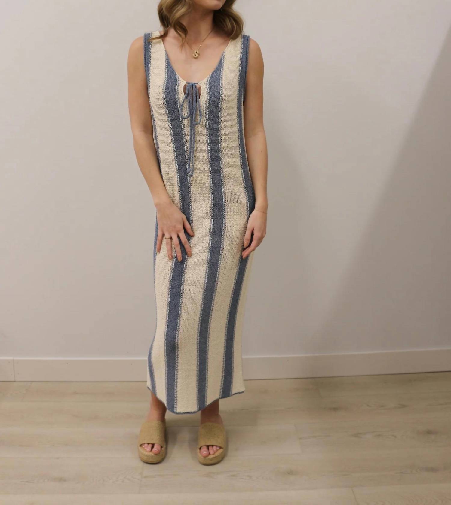 Mustard Seed - Knit Deep V-neck Tie Front Midi Dress