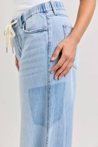 Judy Blue - Featherweight Palazzo Shadow Pocket Wide Leg Jeans