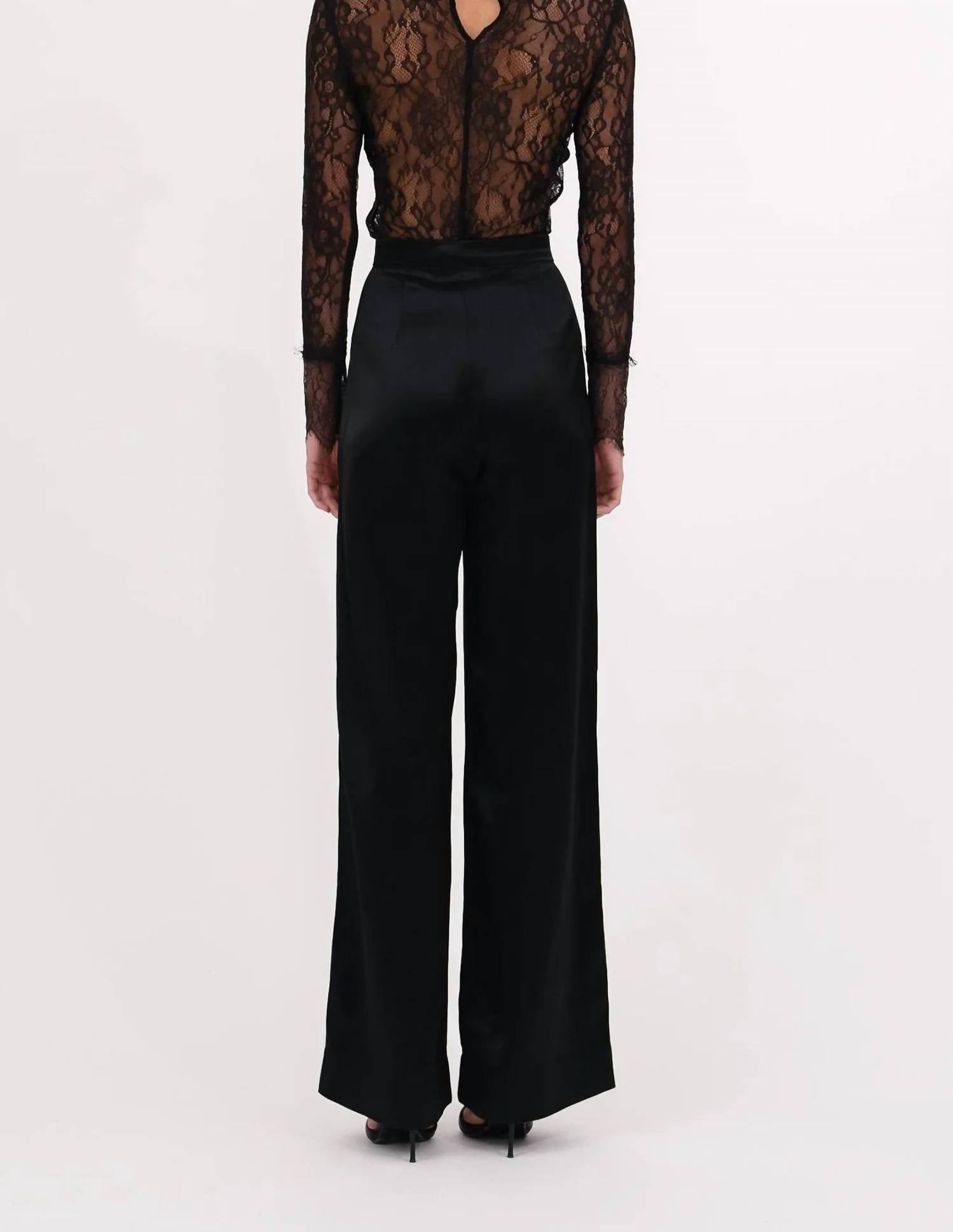 Nonchalant Label - Mary Lace Top