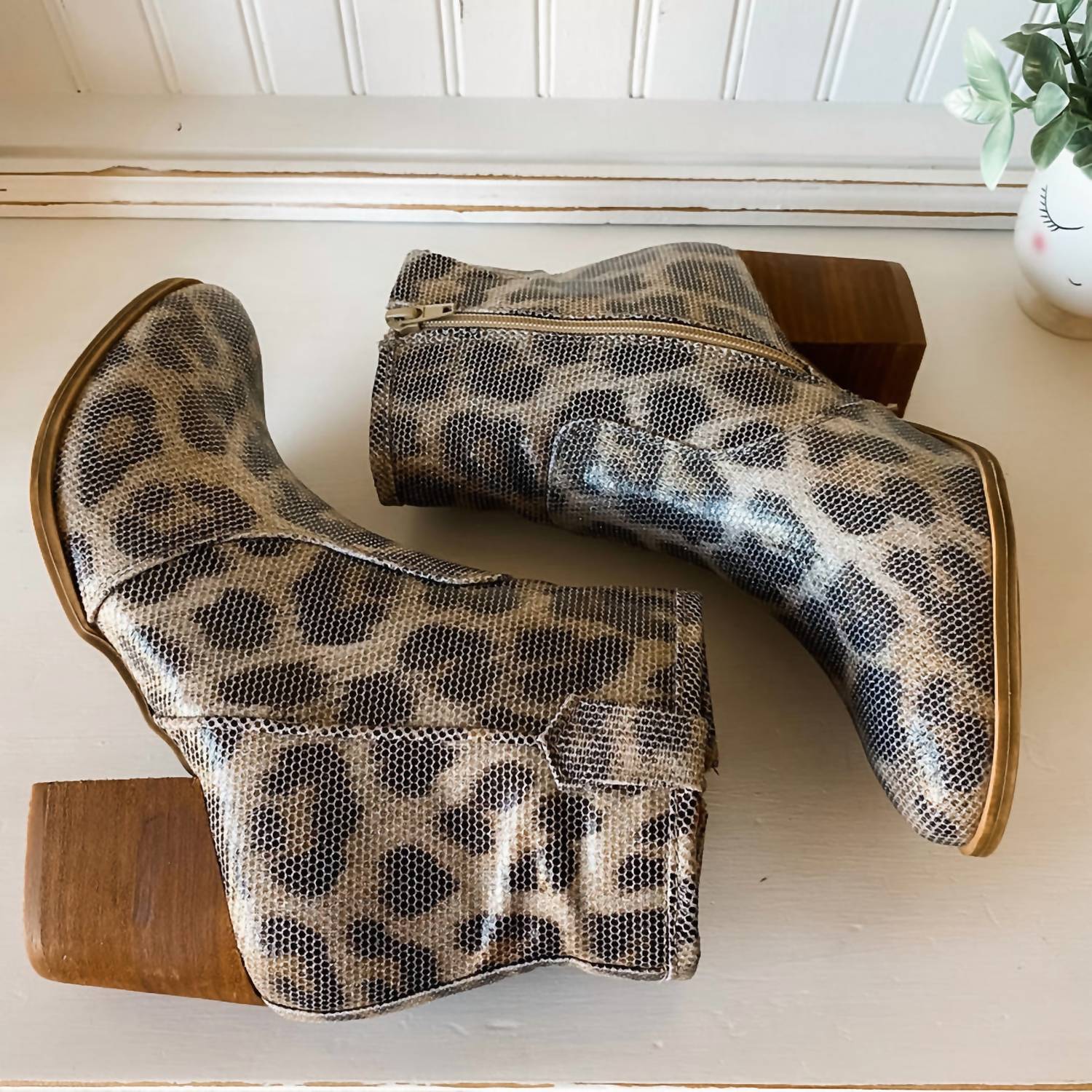 Very G - Women's Carlos Leopard Bootie