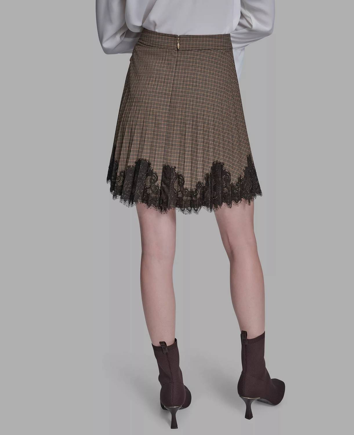 Bcbgmaxazria - Lace Hem Pleated Skirt