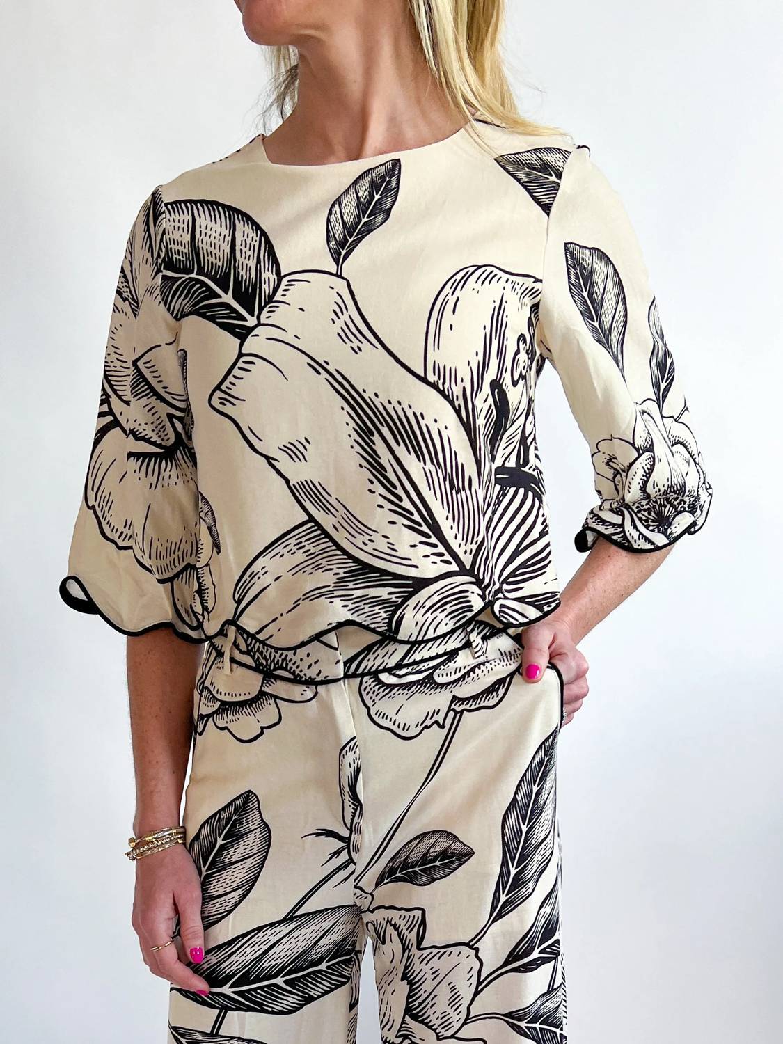 Tcec - Scalloped Edging Top