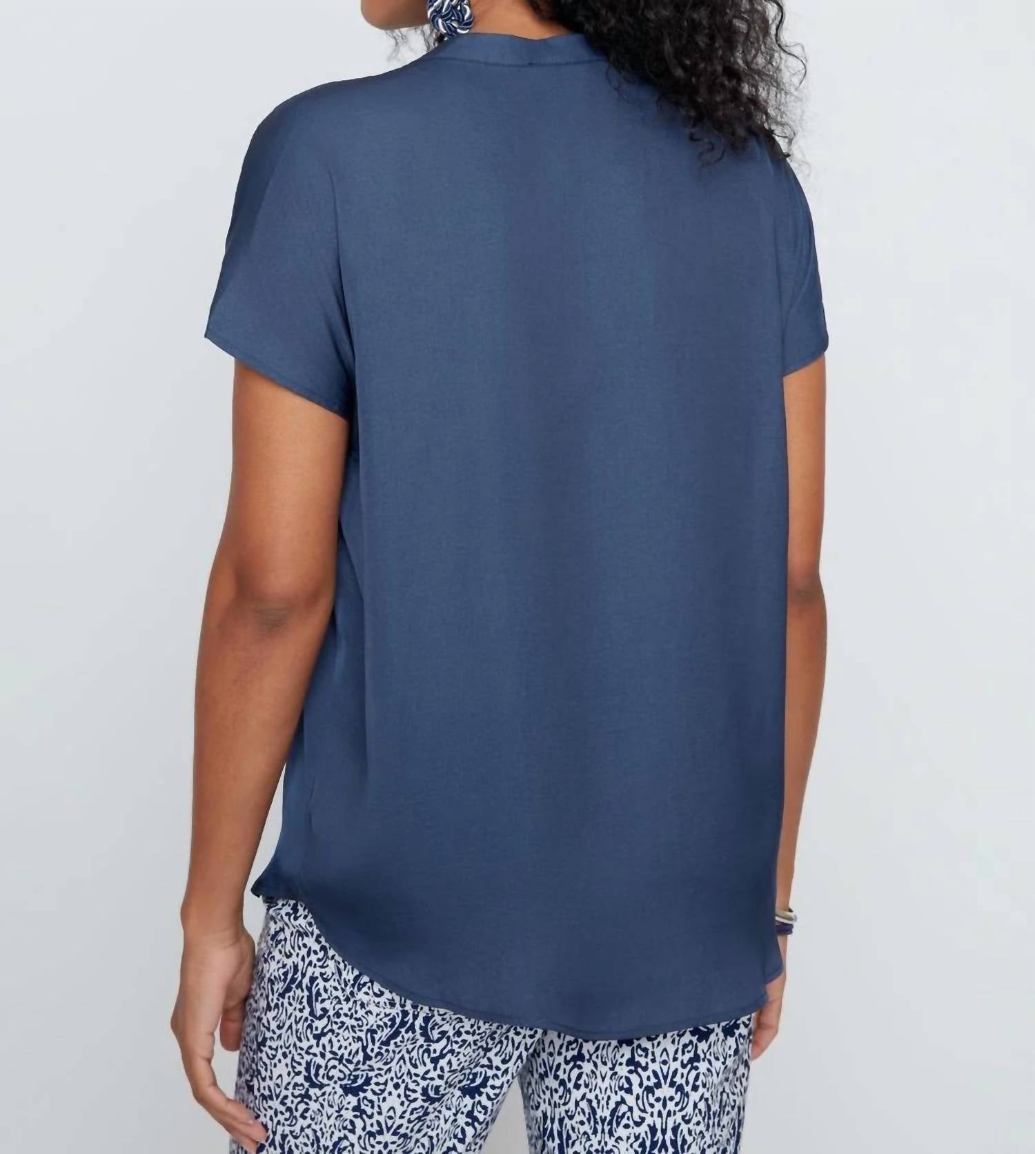 Renuar - Woven Short Sleeve V-neck Blouse