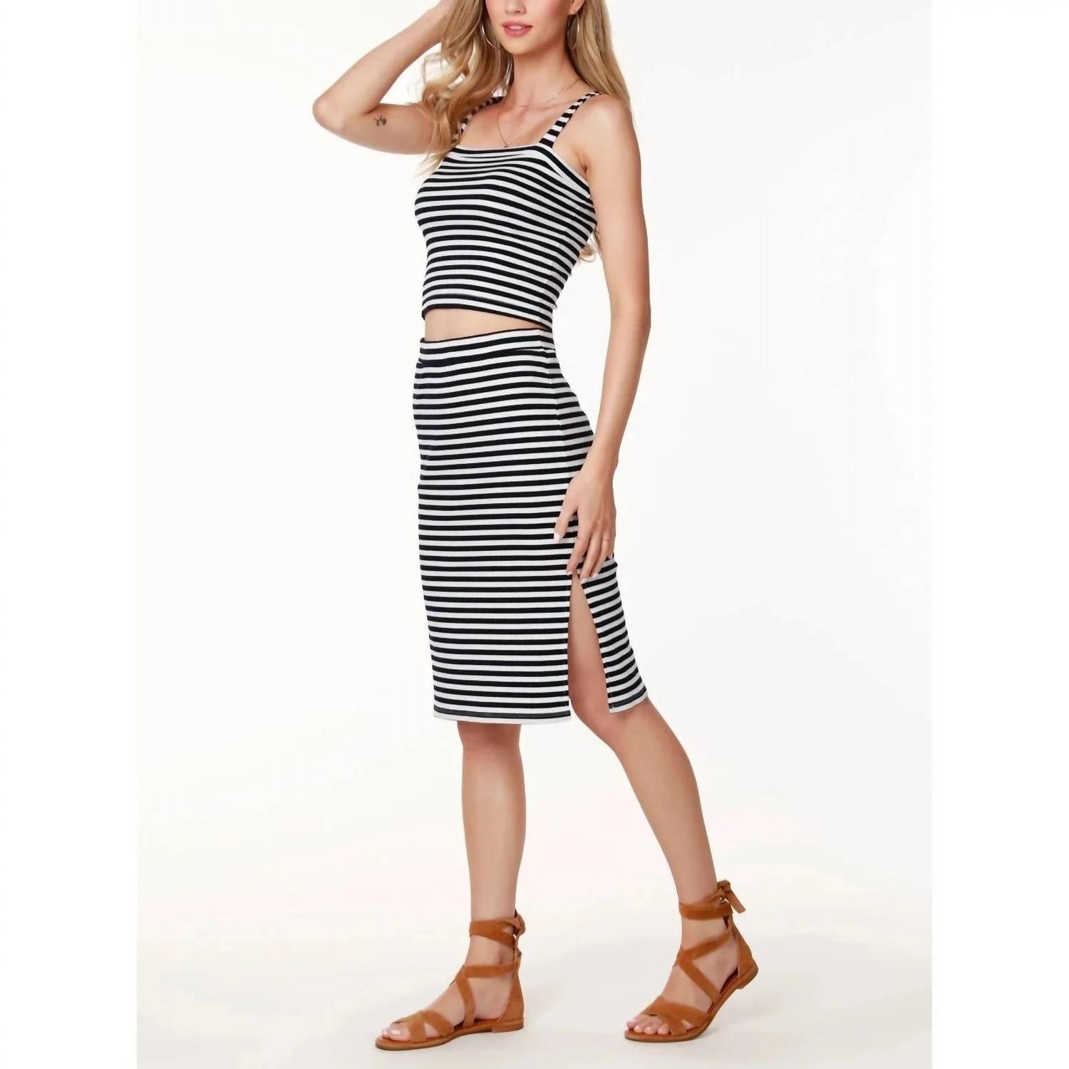 Bobi - Straight Neck Crop Top