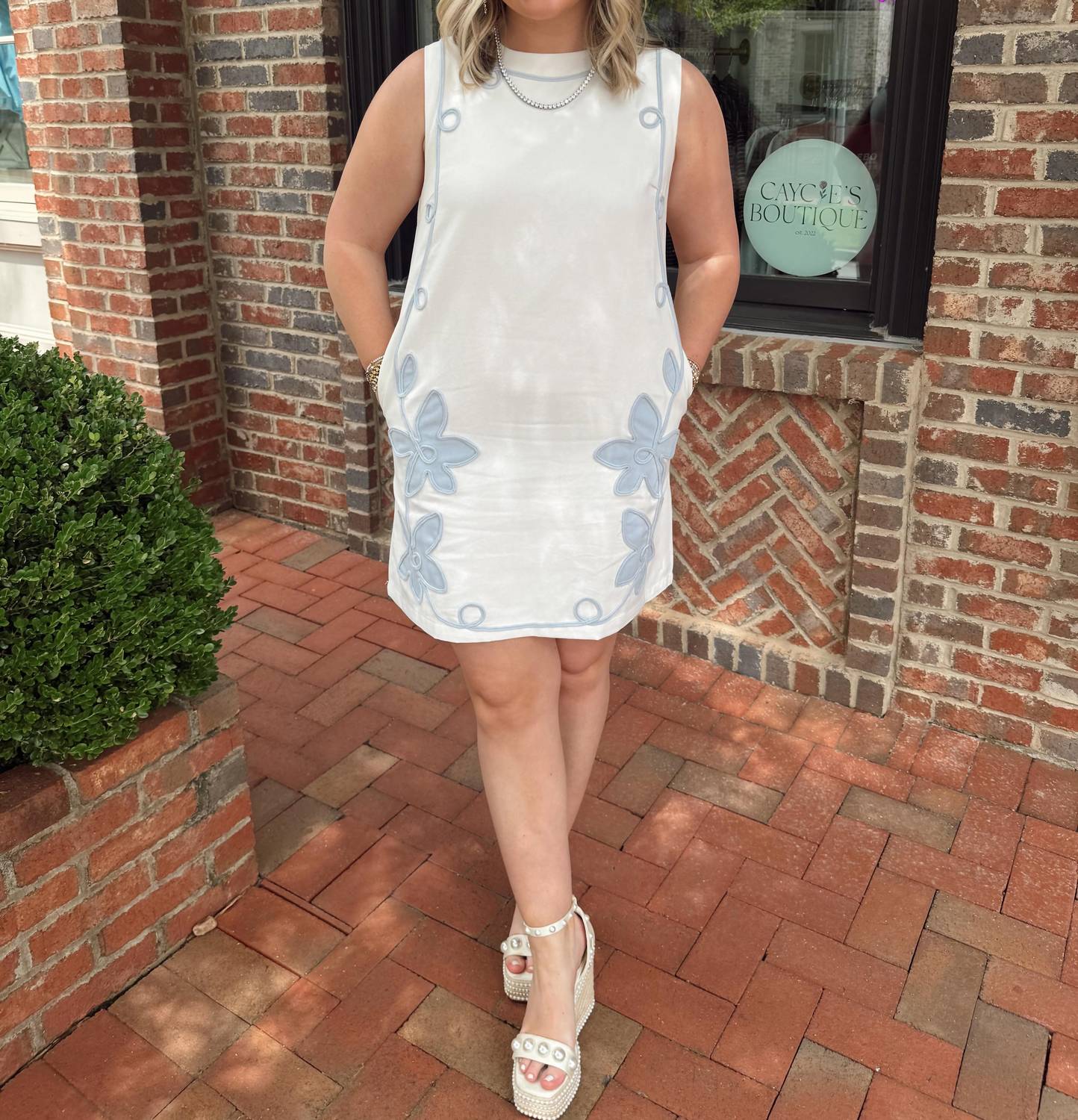 Tcec - Floral Appliqué Shift Mini Dress