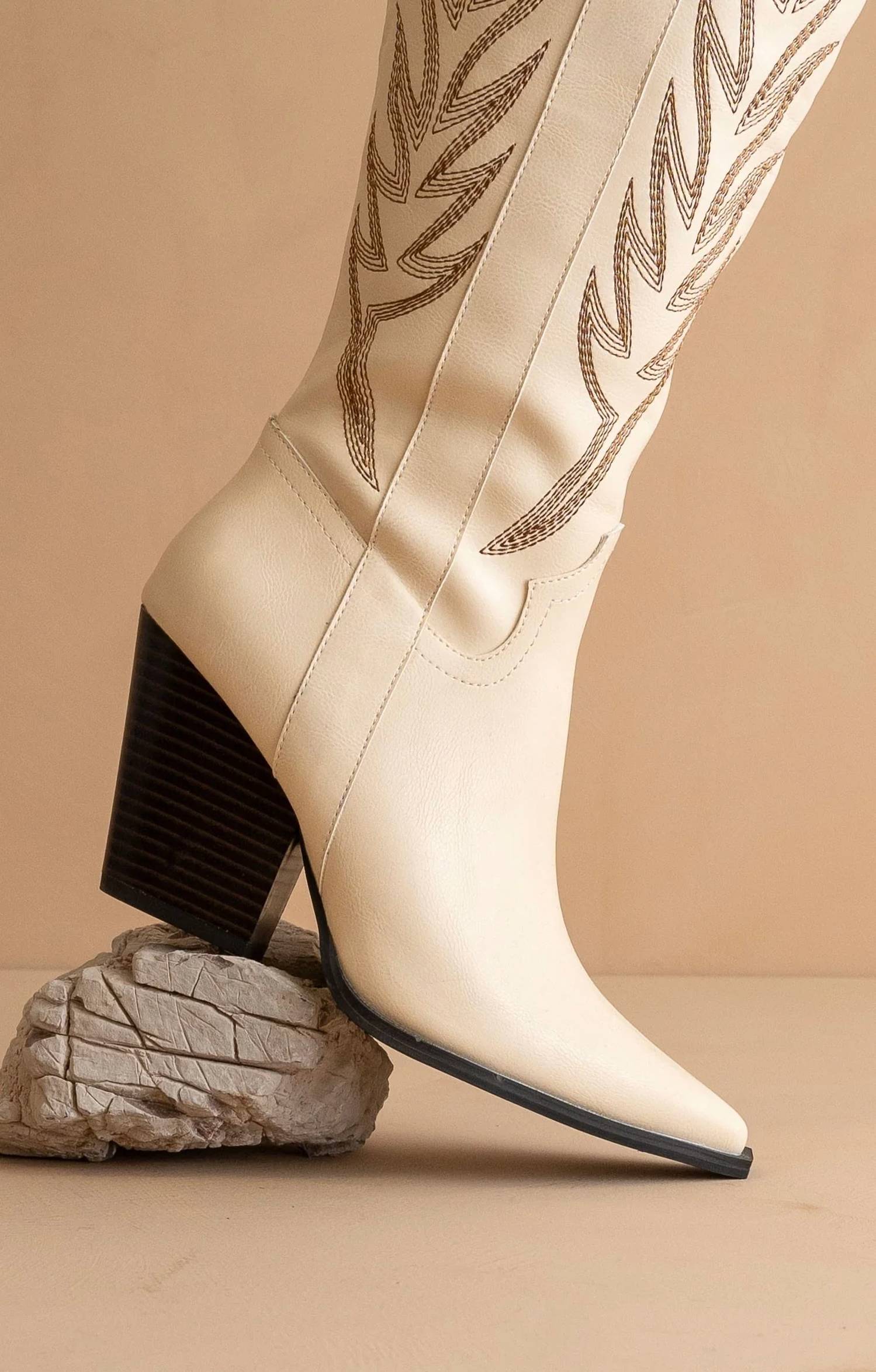Oasis Society - Women's Dakota Knee-high Embroidered Boots