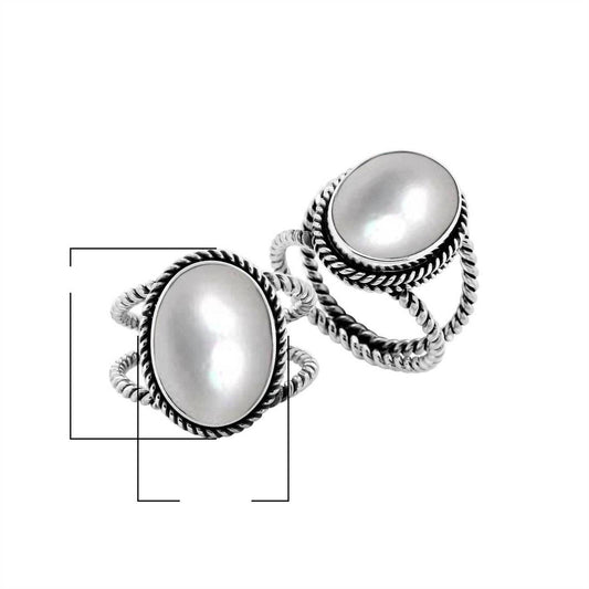 Bali - Women's Oval Rope Edge Mother Of Pearl Ring