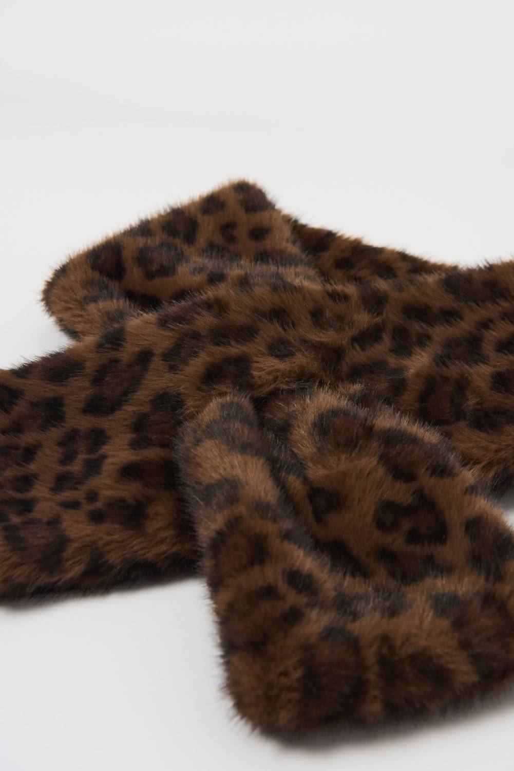 Joseph Ribkoff - Leopard Faux Fur Pull Through Scarf