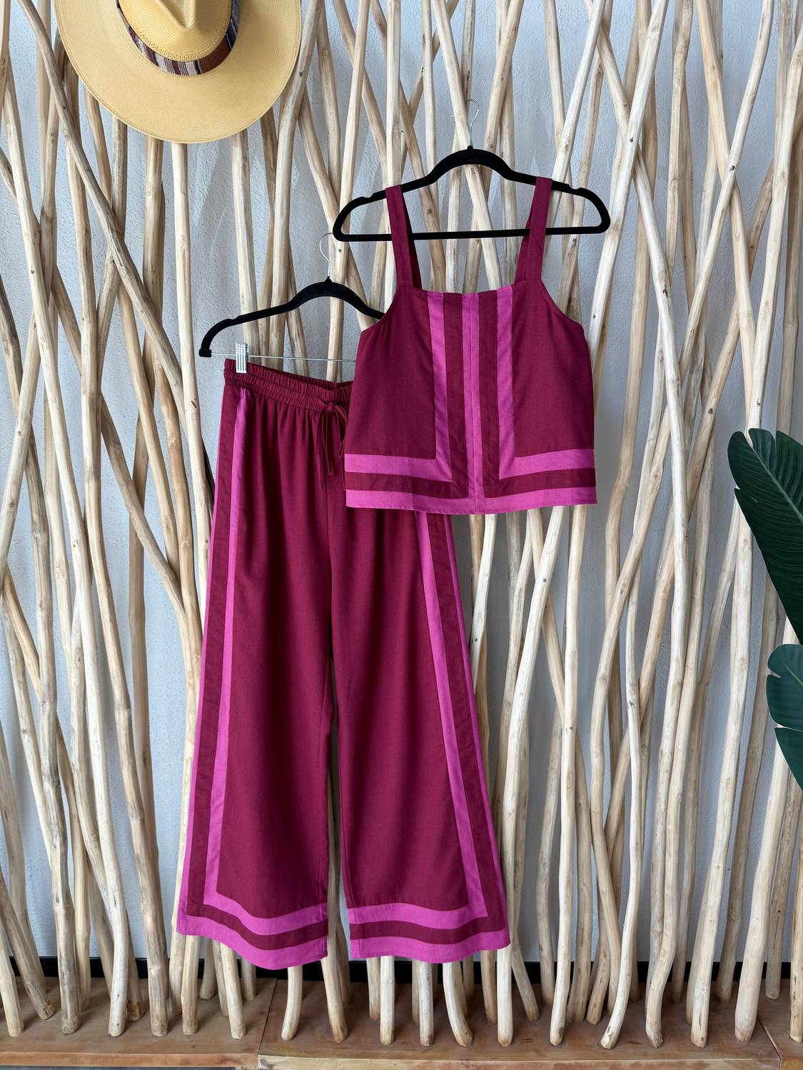 Entrousa - Women's Abstract Two Piece Set