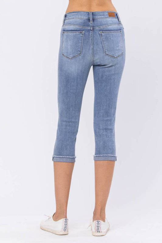 Judy Blue - Mid Rise Lite Wash Destroyed Skinny Fit Capri