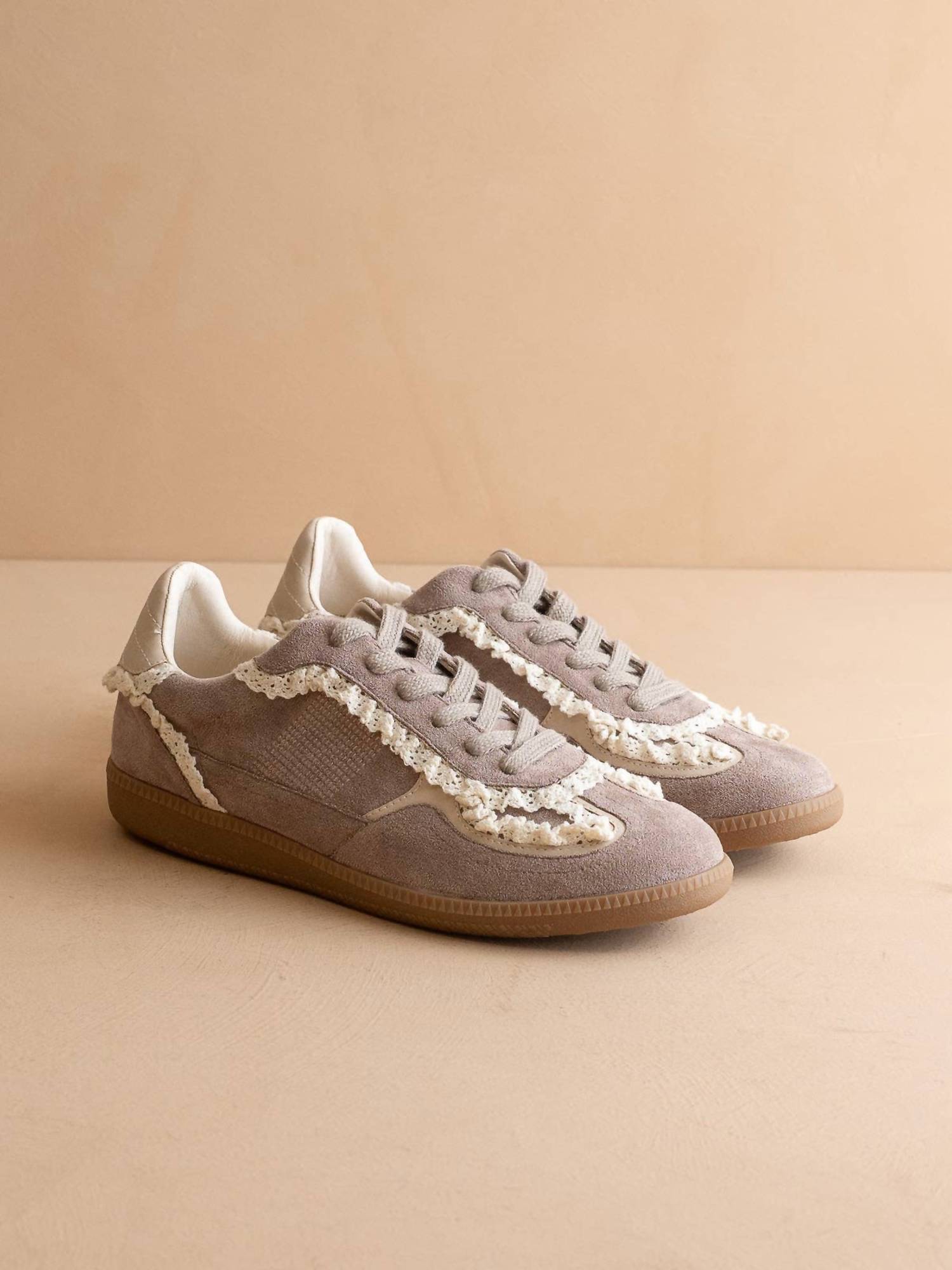 Oasis Society - Women's April Lace-trimmed Retro Sneaker