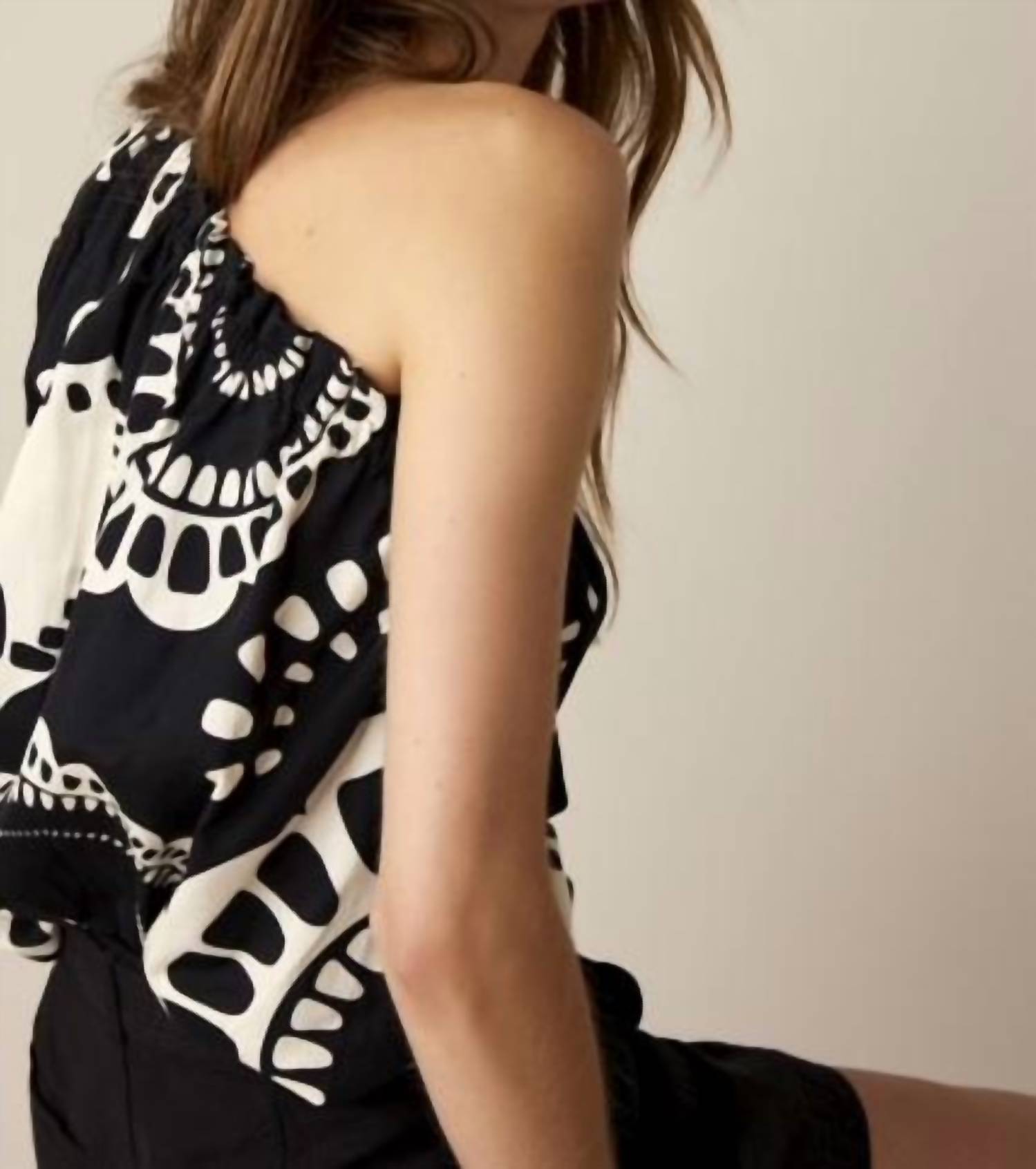 Summum - One Shoulder Flower Top