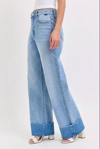 CELLO Connie Wide Leg Jeans With Self-cuff in light wash - women's jeans - detail view