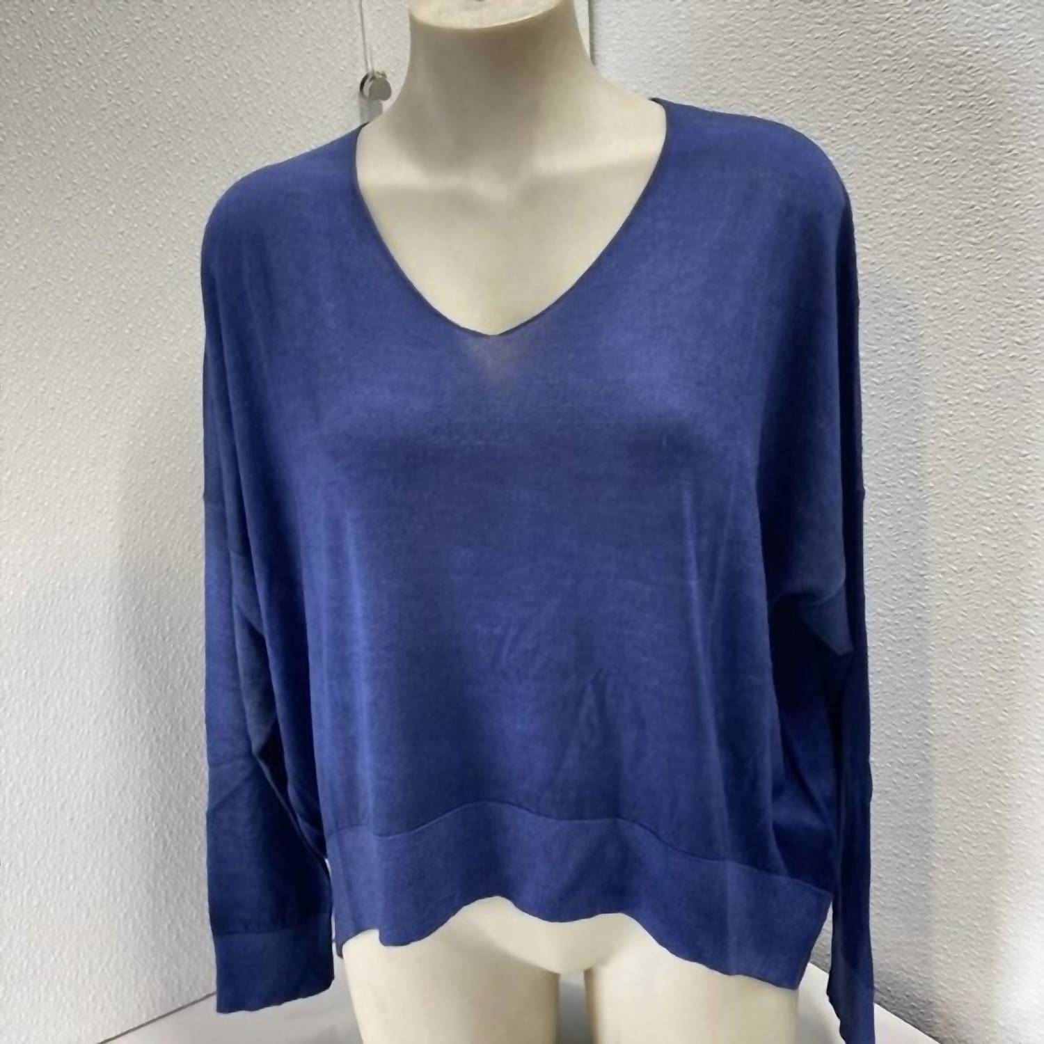 Avant Toi Women’s Maglia Cashmere Silk High-low Sweater in navy - women's sweater