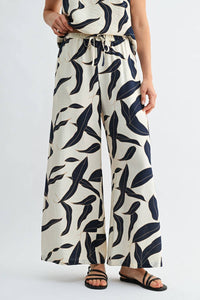 Kld. Signature - Leaf Print Wide Leg Pants