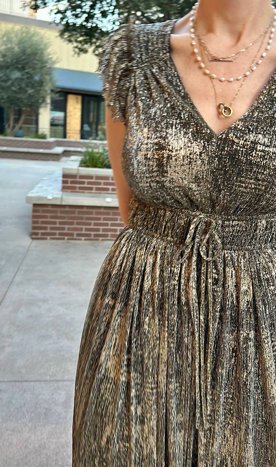 Moon River - V-neck Pleated Midi Dress