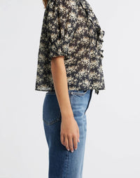 Dôen - Henri V-neck Blouse