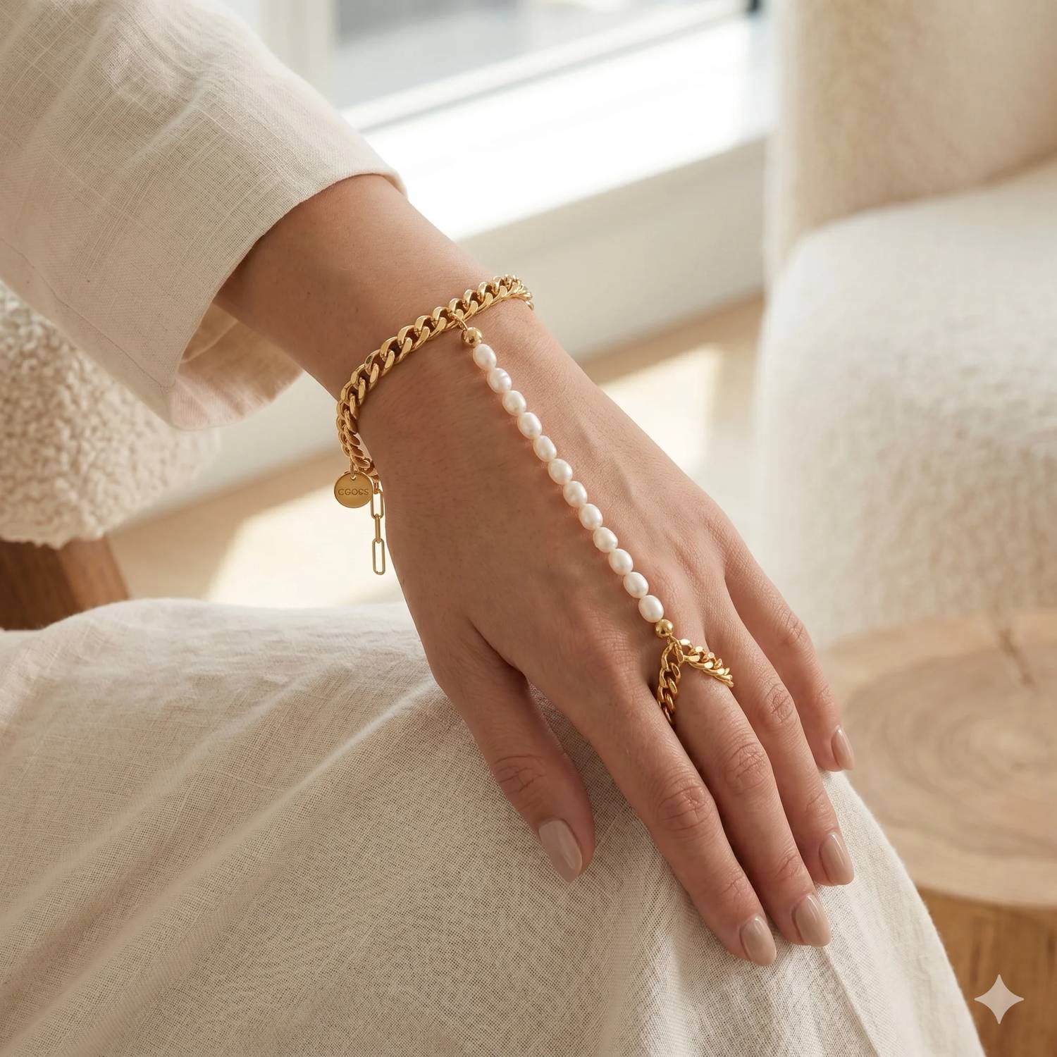 Eklexic - Women's Pearl & Curb Chain Hand Chain Bracelet
