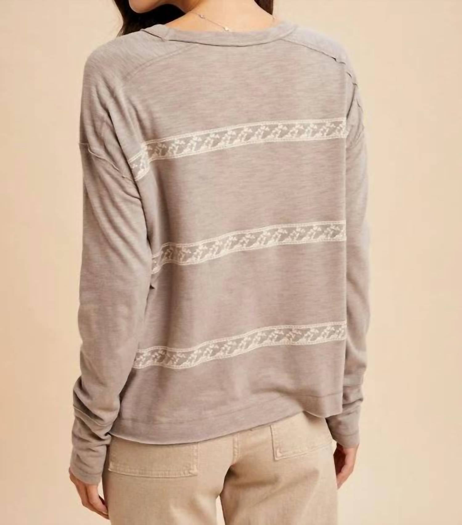 In-Loom - Floral Embroidery Striped Tee Shirt