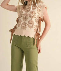 &Merci - Ribbed Scallop Floral Sweater Vest