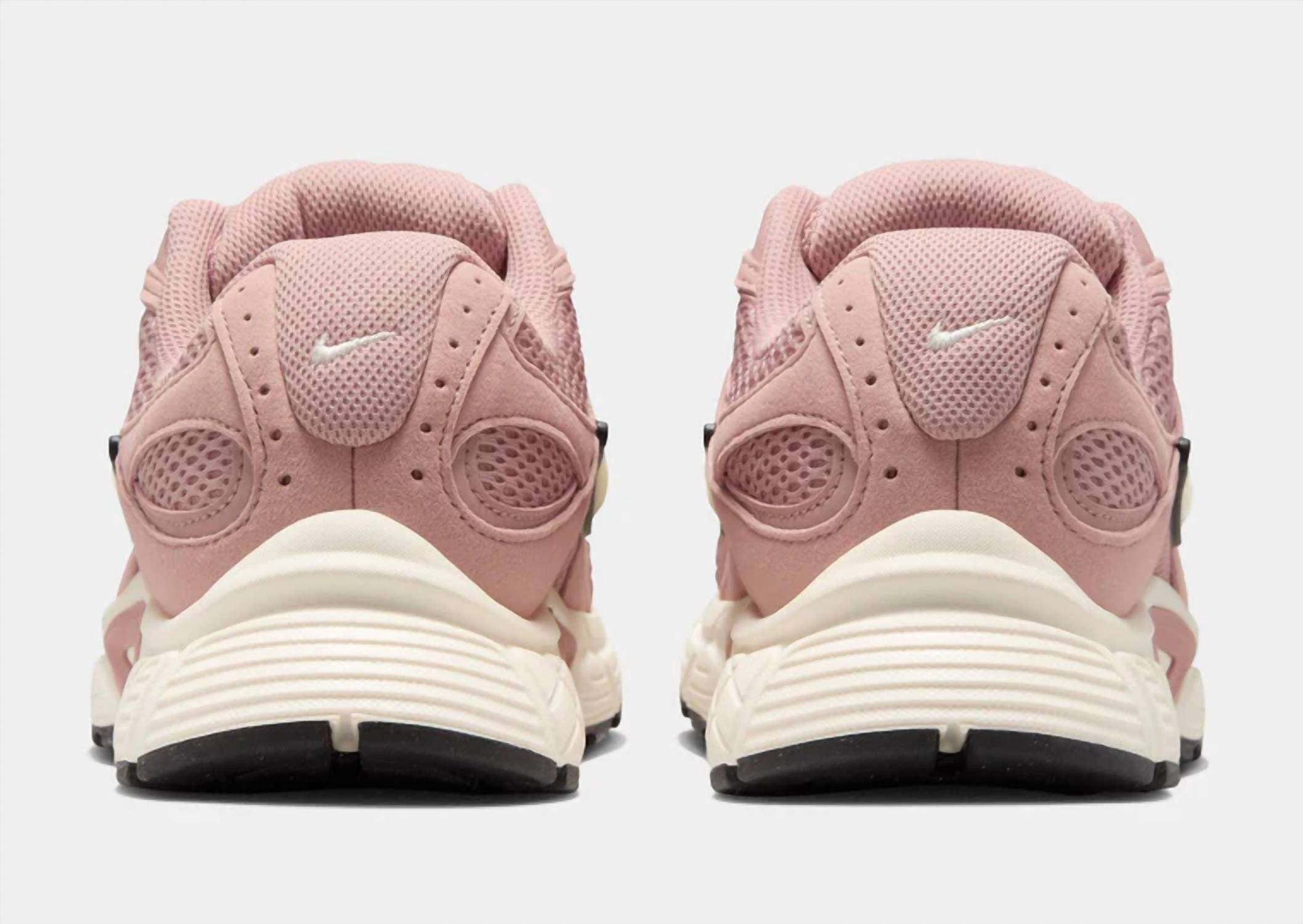Nike - Women's V5 Rnr Sneakers