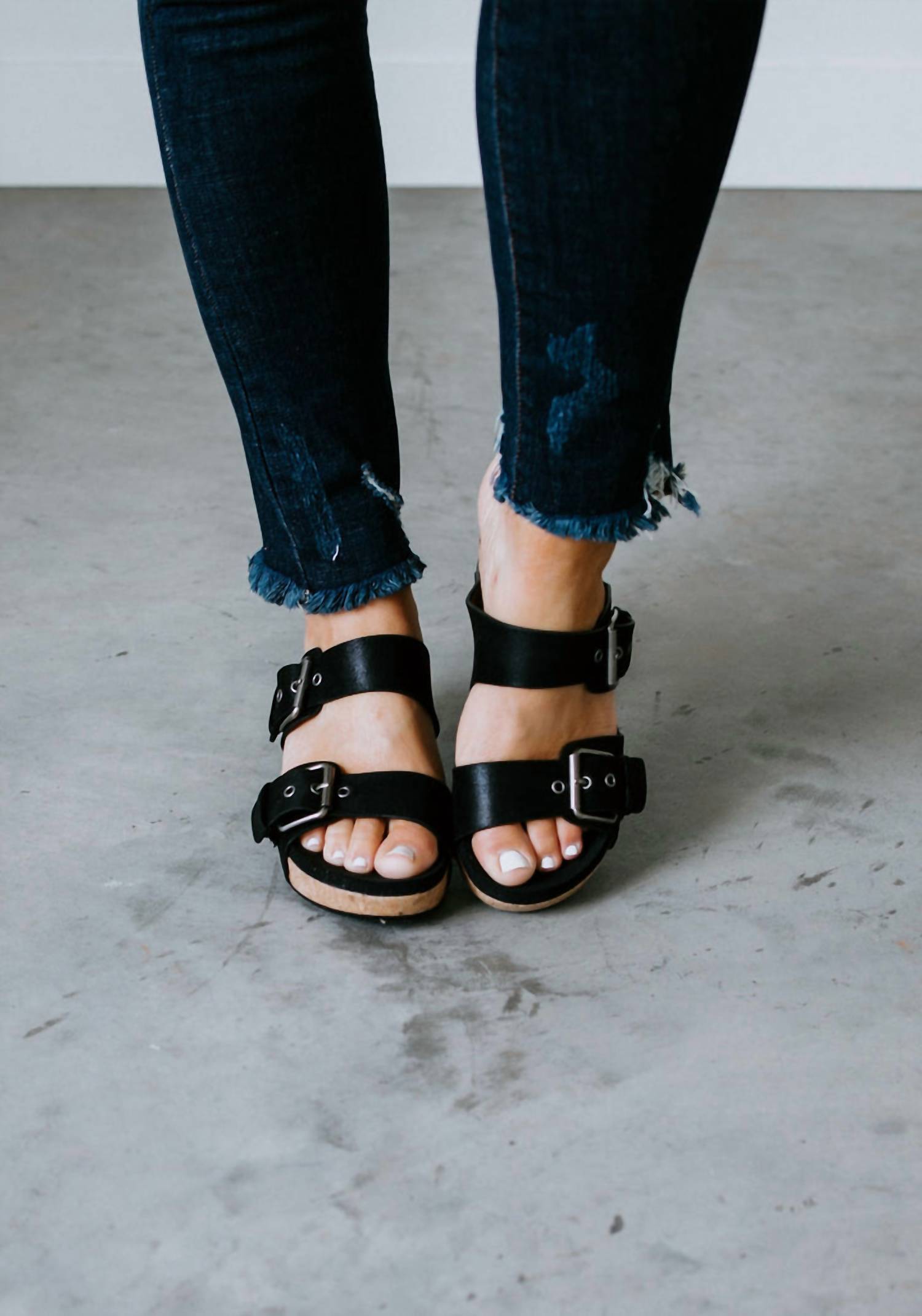 Very G Women's Laurie Wedge Sandal in black - women's shoe - detail view