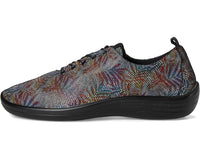 ARCOPEDICO Women’s Lanin Travel Shoes in black palm - women's sneaker - detail view
